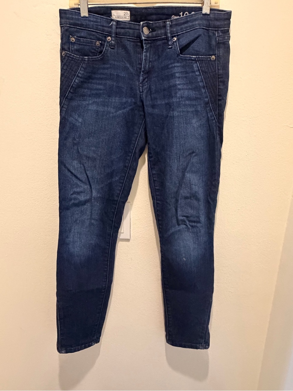 GAP Women’s Slim Straight Jeans in Dark Blue